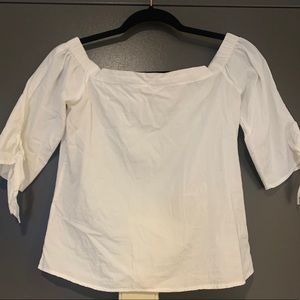 White off the shoulder quarter sleeve top